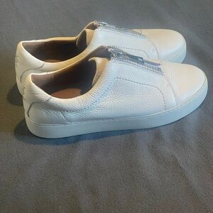Stylish‎ White Leather Sneakers with Zipper